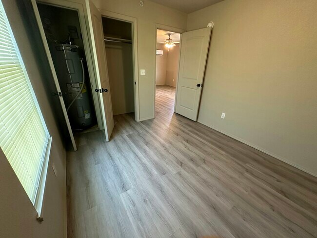 Building Photo - 112 S 25th St