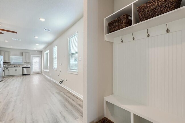 Building Photo - 2233 Rocoso Trl