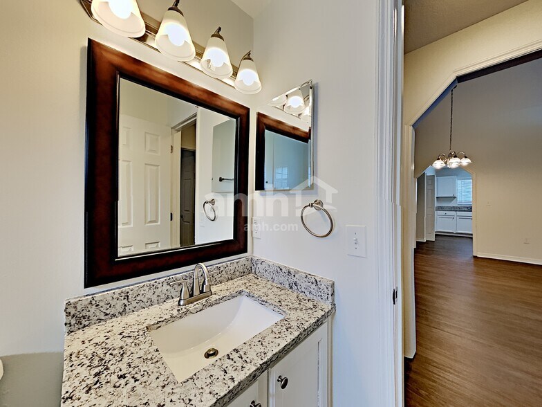 Building Photo - 1305 Cinda Ct