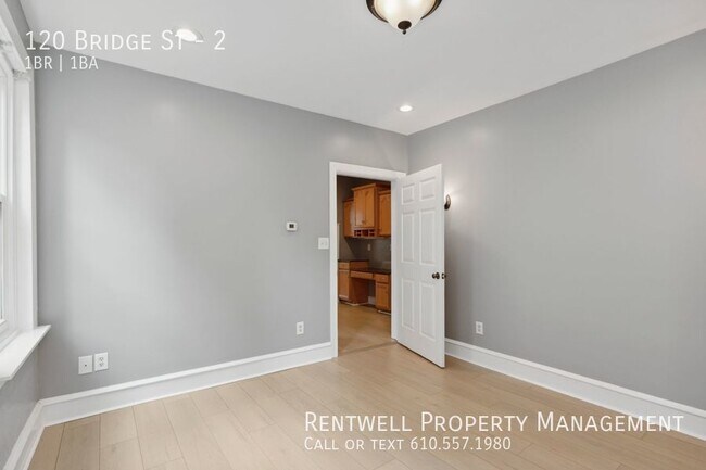Building Photo - 1BR 1BA Apt.located in Downtown Phoenixvil...