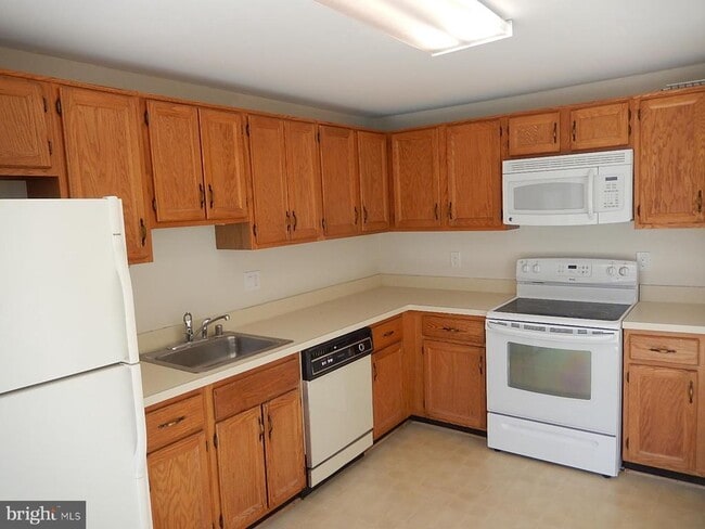 Building Photo - 10504 Prairie Landing Terrace