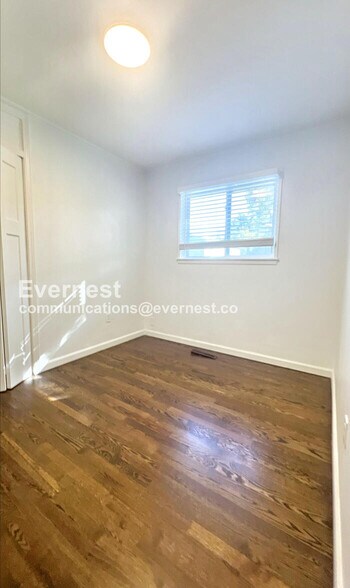 Building Photo - 11305 E 50th Terrace