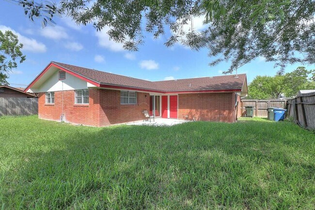 Building Photo - 1106 Bradshaw Dr