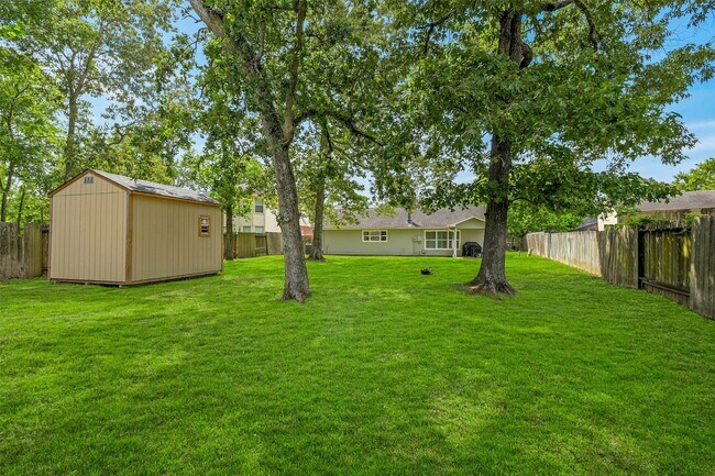 Building Photo - 710 Razee Ct