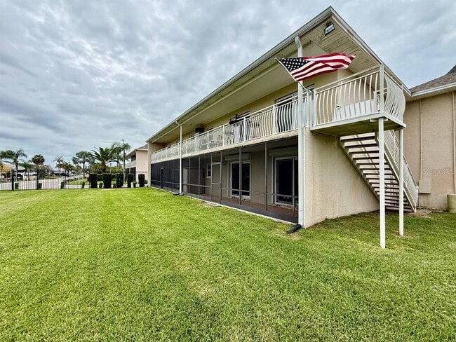 Building Photo - 8801 Bay Pointe Dr