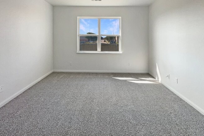 Building Photo - 163 Kennedy Dr