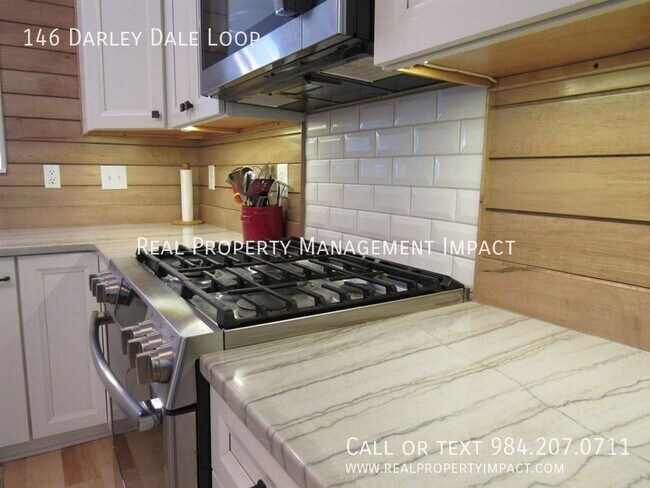 Building Photo - 146 Darley Dale Loop