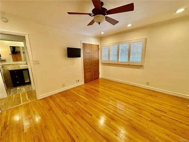 Primary Photo - 4545 Alonzo Ave