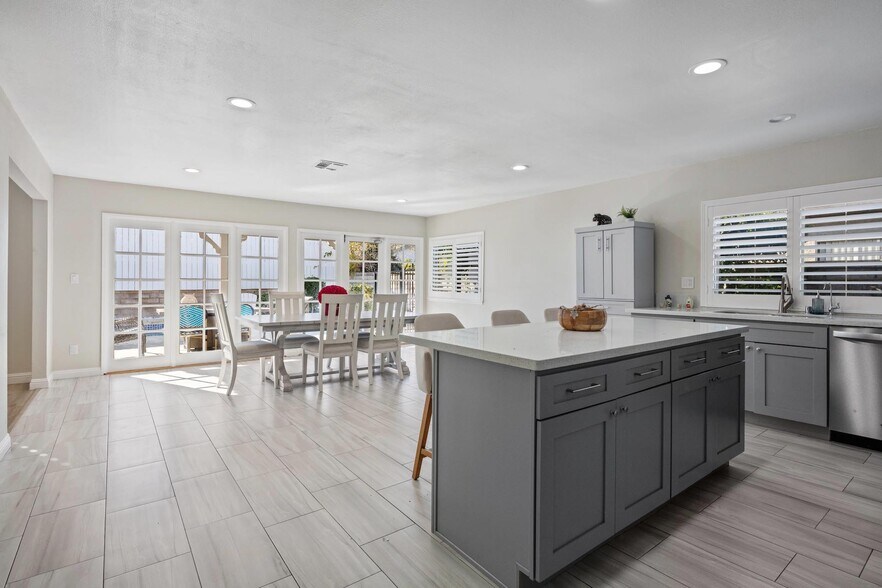 Building Photo - 25435 Via Pacifica