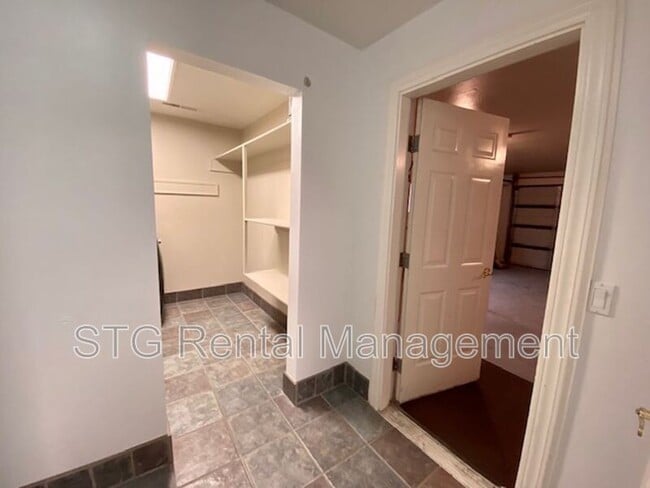 Building Photo - 1697 Stucki Dr
