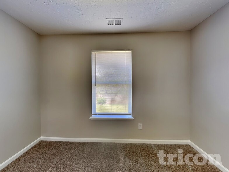 Building Photo - 4020 Waterfield Dr