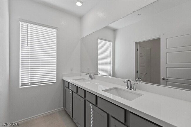 Building Photo - 3546 Luciana Gln Ave