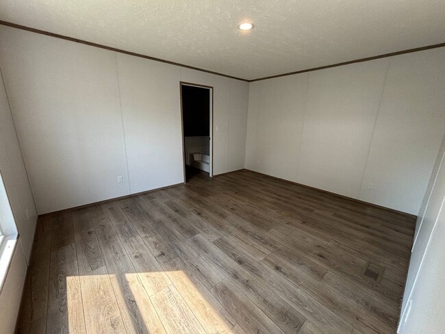 Building Photo - 3110 Victory Dr