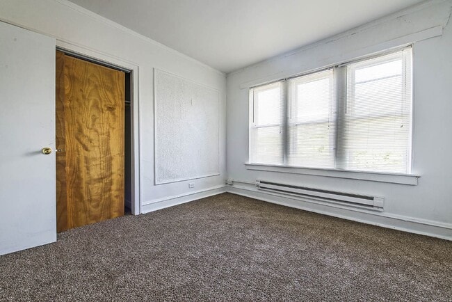 Building Photo - 723-25 N Central Ave Chicago, IL 60644