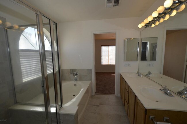 Building Photo - 630 N Diane Ct