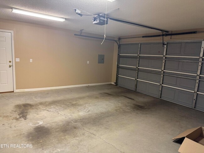 Building Photo - 162 Manchester Dr