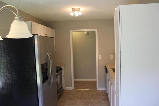 Building Photo - 3BD/2BA Ranch in Dorchester II Schools-Available Now