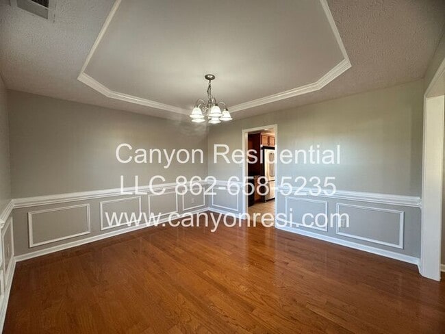 Building Photo - 105 Scaley Bark Dr