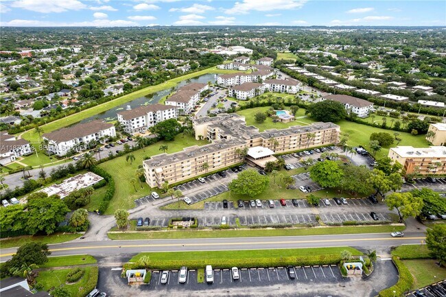 Building Photo - 9355 SW 8th St