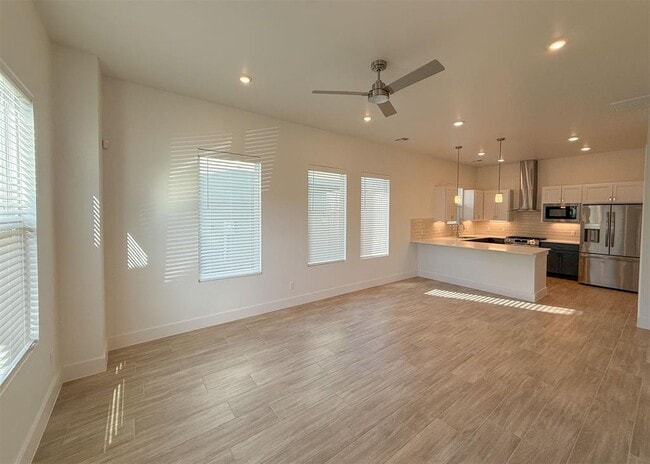 Building Photo - 13112 Maplewood Ave