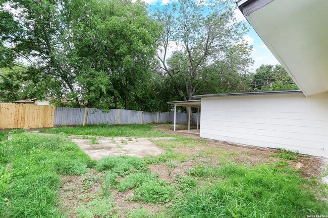 Building Photo - 7118 Castleridge Dr