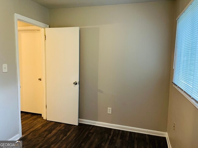 Building Photo - 6100 E Fayetteville Dr