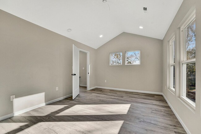 Building Photo - Charming 4 Bedroom Haven in Laurens