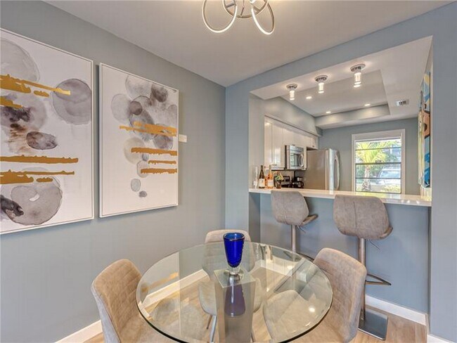 Building Photo - 2713 NE 15th St