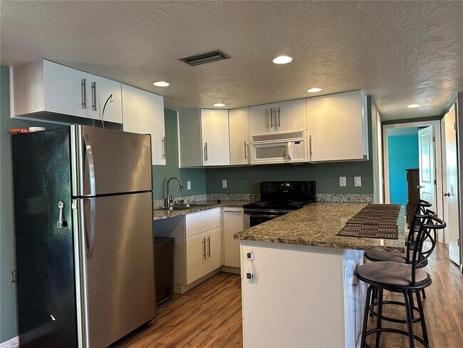 Building Photo - 12807 Vassar Ct