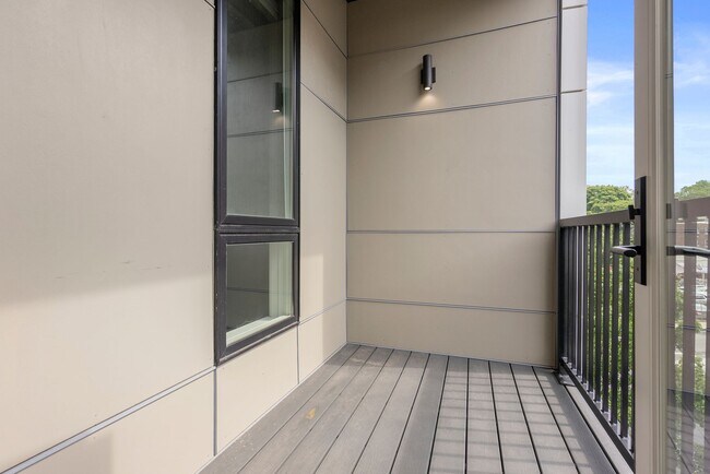 Building Photo - Jamaica Plain spacious studio w/ central a...