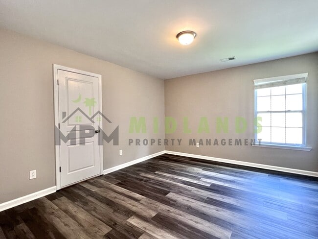 Building Photo - 464 Edenhall Dr