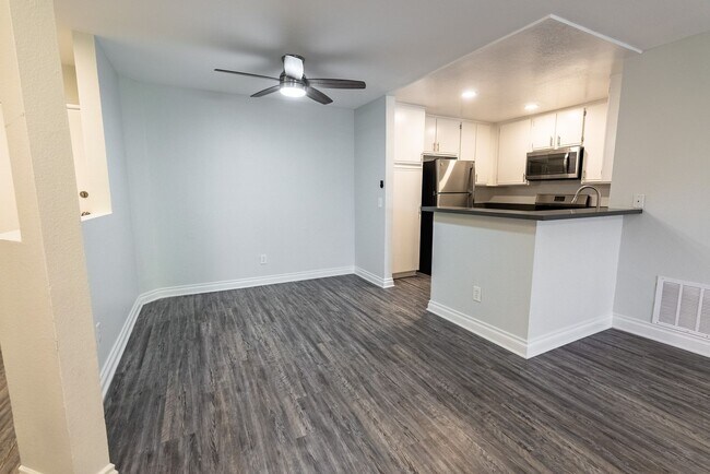 Interior Photo - 14056 Valleyheart