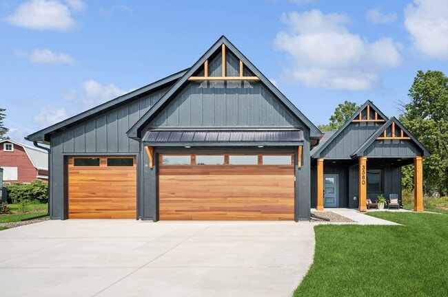 Building Photo - Stunning New Construction Home For Rent in White Bear Lake - One Level Living!