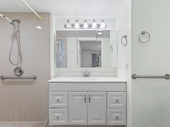 Building Photo - 750 Trailwood Path