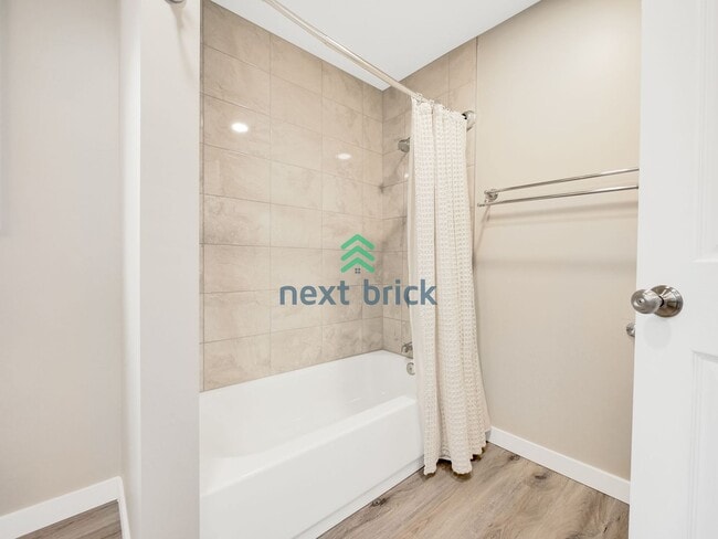 Building Photo - Beautiful 4 Bedroom 3 Bathroom Home for Rent!