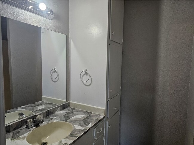 Building Photo - 4134 Sierra St