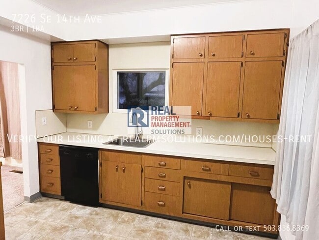 Building Photo - 7226 SE 14th Ave