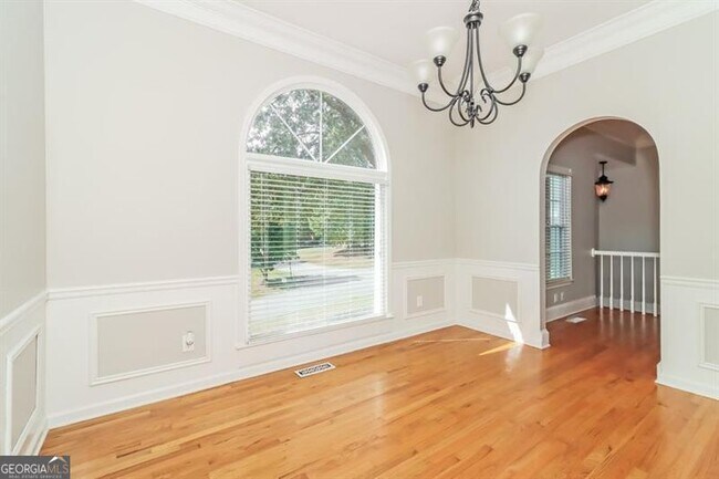 Building Photo - 30 Bramblewood Trail SW