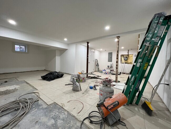 Building Photo - 324 Farrington St