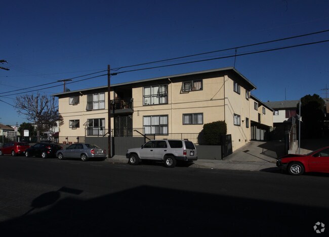 Building Photo - 4729-4735 Lexington Ave