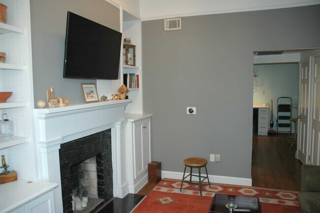 Living Room 3 - 333 Whitaker St