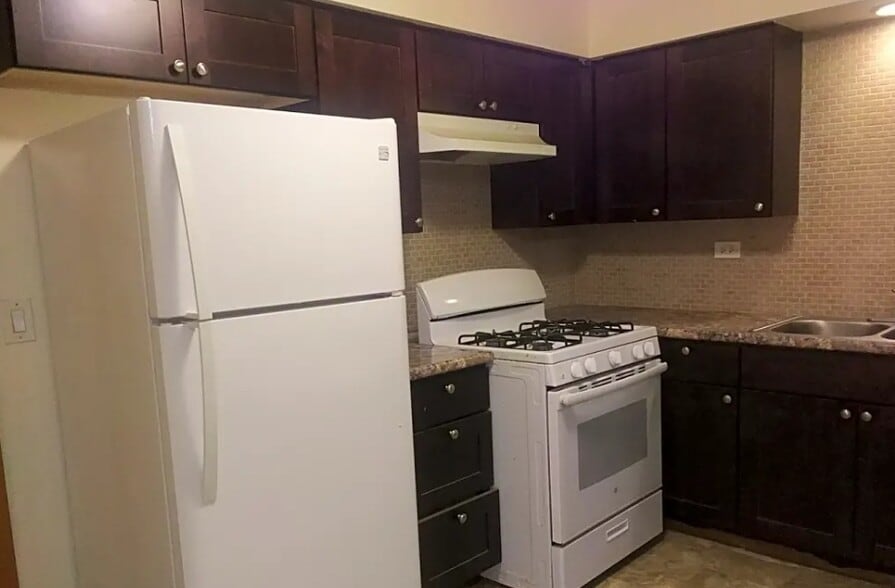 Building Photo - 5535 W Edmunds St