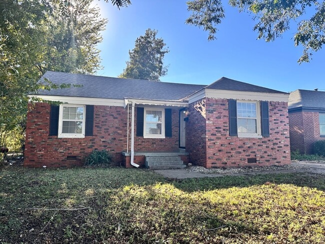 Primary Photo - Three bedroom OKC Home - Move in Deposit-Free! (If Qualified)