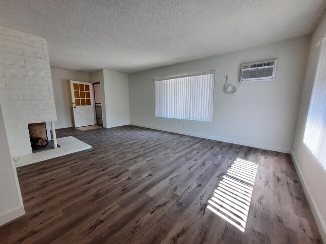 Building Photo - 9135 Arcadia Ave