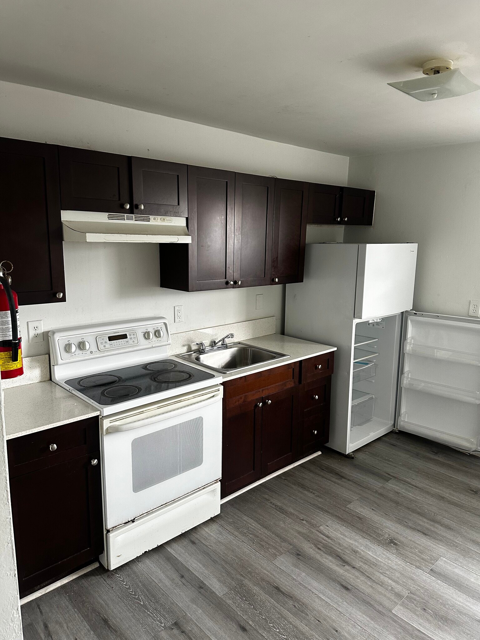 Building Photo - 1120 N Sapodilla Ave