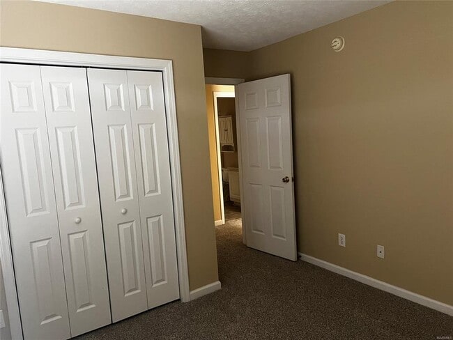 Building Photo - 801 Cottage Ln