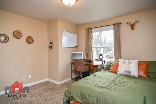 Building Photo - 1260 7th St