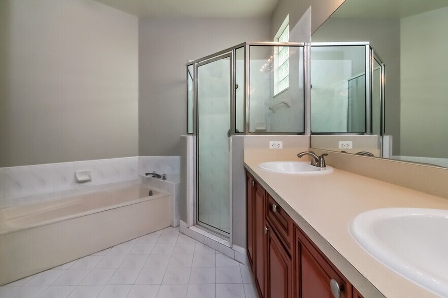 Building Photo - 12418 NW 53rd St