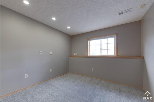 Building Photo - 11316 W Westport St