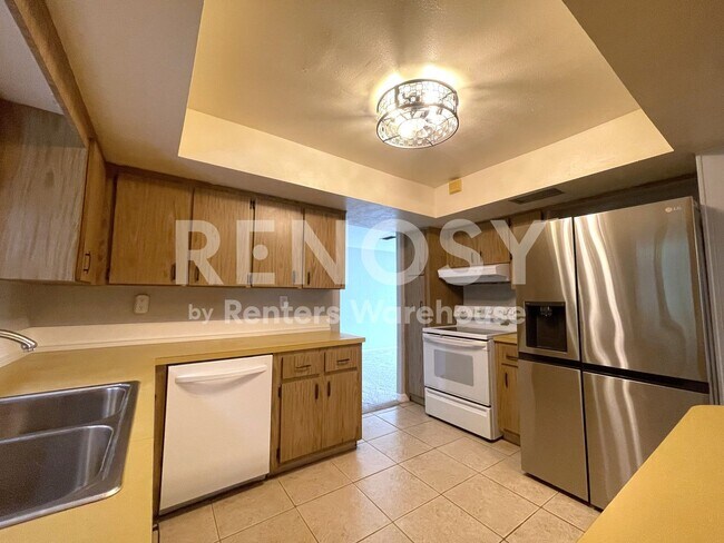Building Photo - Largo - 4 Bed/2 Bath Single Family Home with Fenced Yard